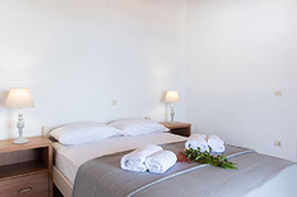 Ενοικιαζόμενο σπίτι Μάρμαρα στη Σίφνο - Υπνοδωμάτιο με διπλό κρεβάτι